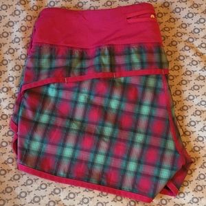 Lululemon Speed Short Size 8 (reflective)